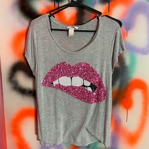 H&M sequin lips tee